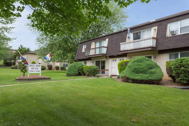 Warren County, NJ 1 & 2 Bedroom Apartments in Hackettstown